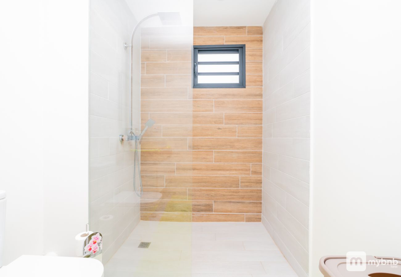 Appartement à Faa´a - The Airport Herehau Lodge in Faaa – w/Pool
