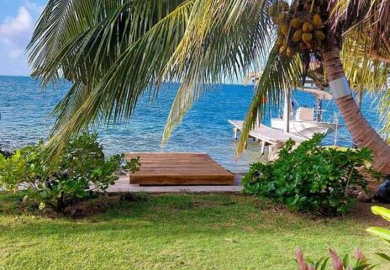 Chambres d'hôtes à Uturoa - Fare Teana by the sea in Raiatea