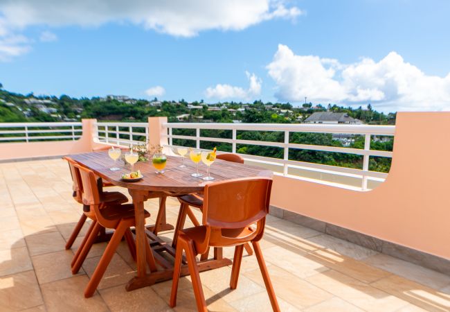 Appartement à Papeete - Iriatai Deluxe Apartment avec Vues – Piscine et Fibre