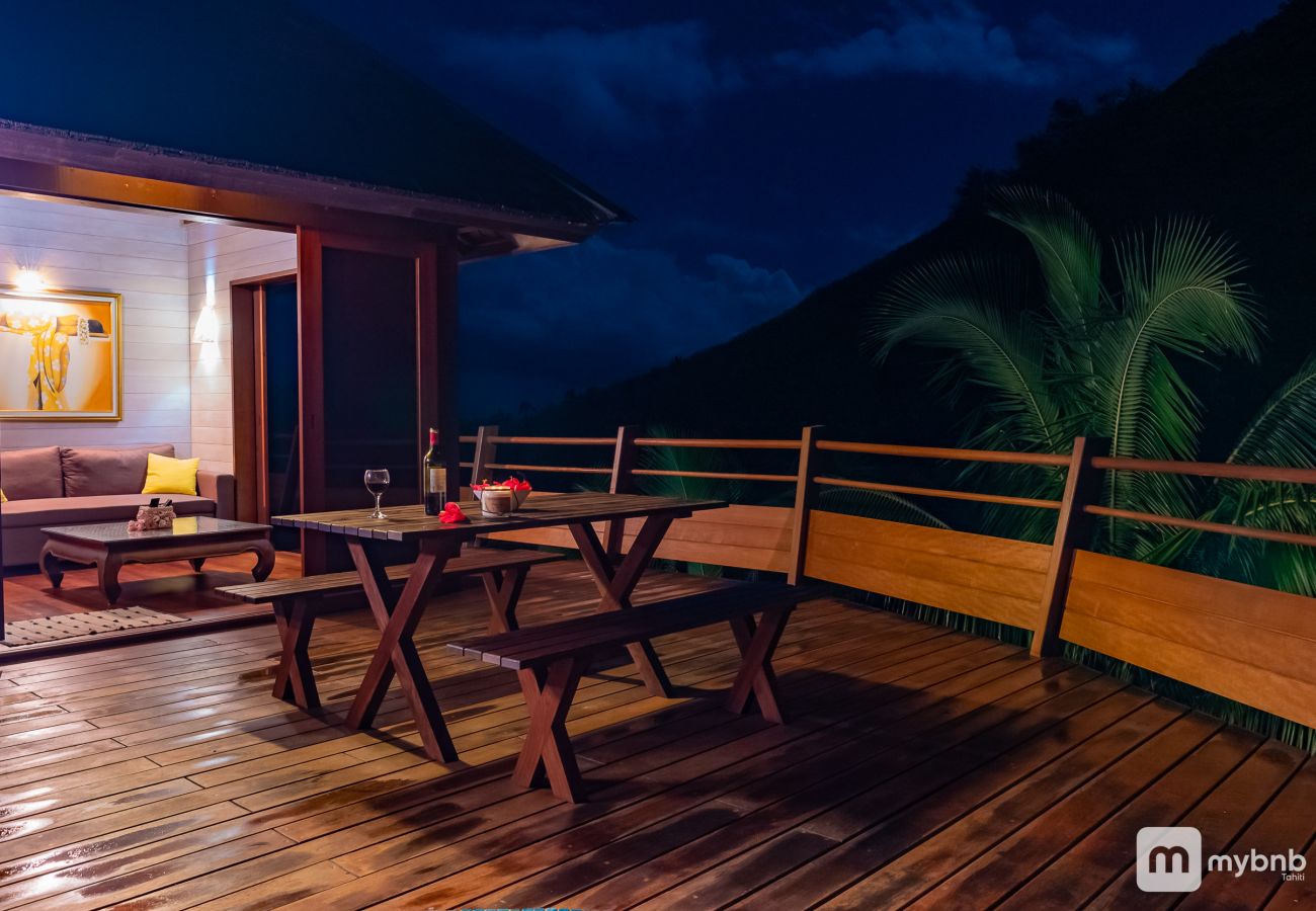 Villa in Tiahura - 5 Stars Aute Villa in Moorea wJacuzzi