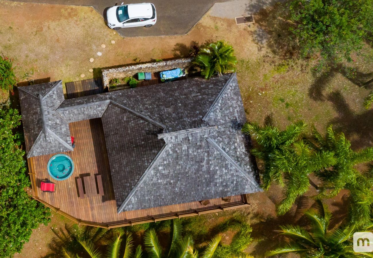 Villa in Tiahura - 5 Stars Aute Villa in Moorea wJacuzzi