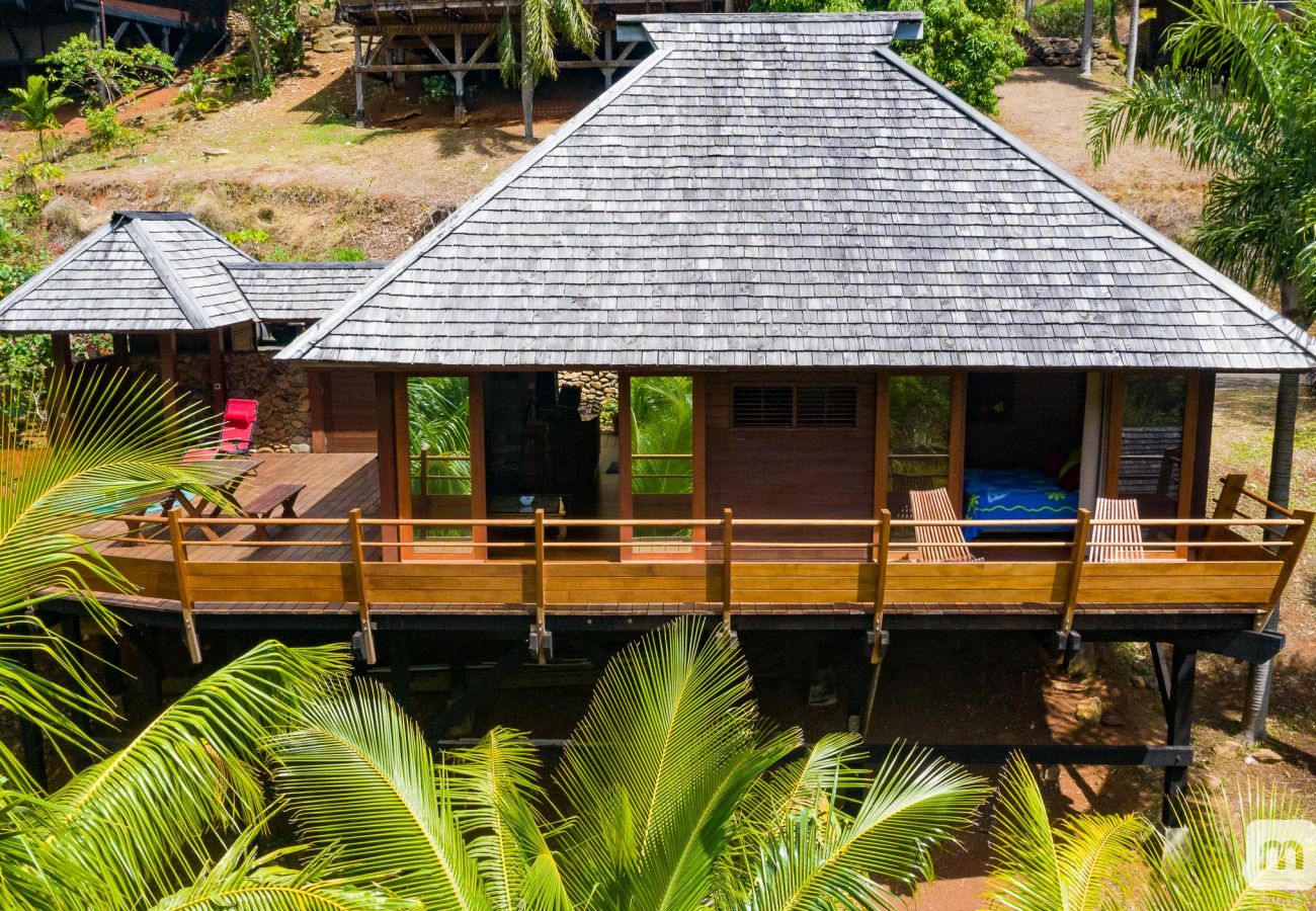 Villa in Tiahura - 5 Stars Aute Villa in Moorea wJacuzzi