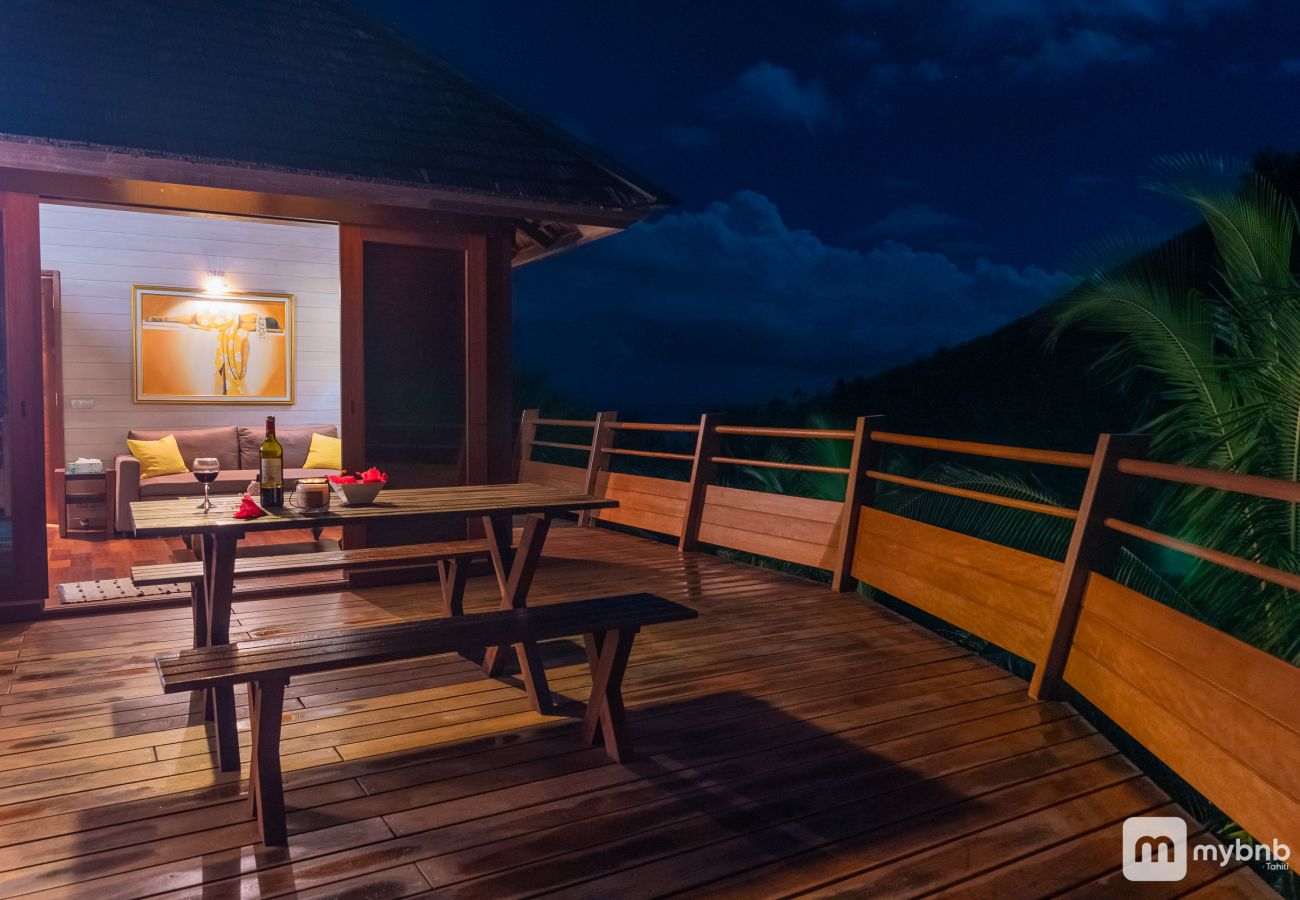 Villa in Tiahura - 5 Stars Aute Villa in Moorea wJacuzzi