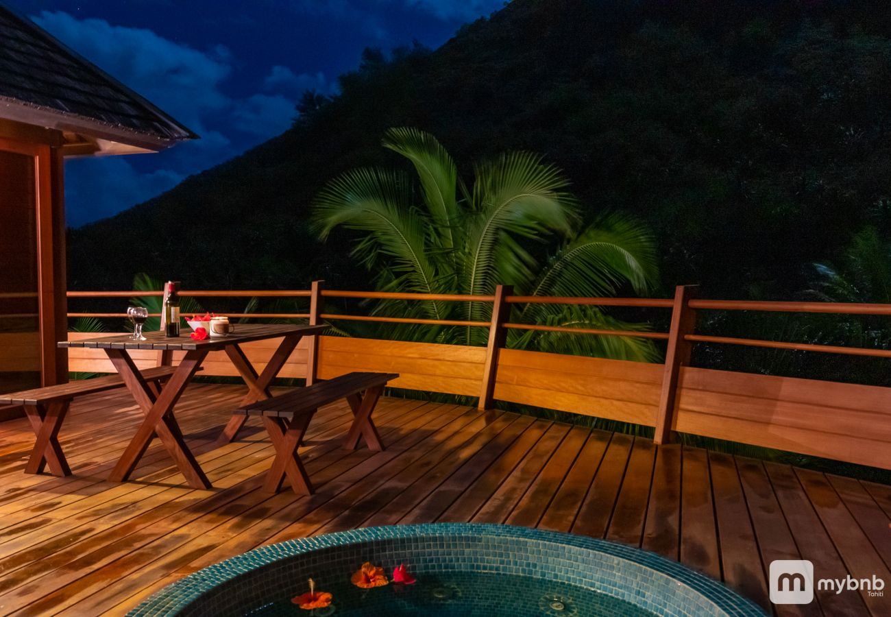 Villa in Tiahura - 5 Stars Aute Villa in Moorea wJacuzzi