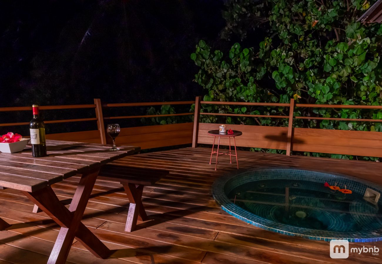 Villa in Tiahura - 5 Stars Aute Villa in Moorea wJacuzzi