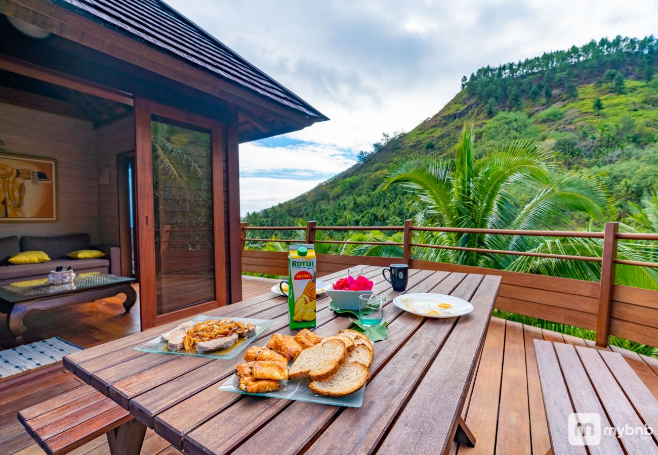 Villa in Tiahura - 5 Stars Aute Villa in Moorea wJacuzzi