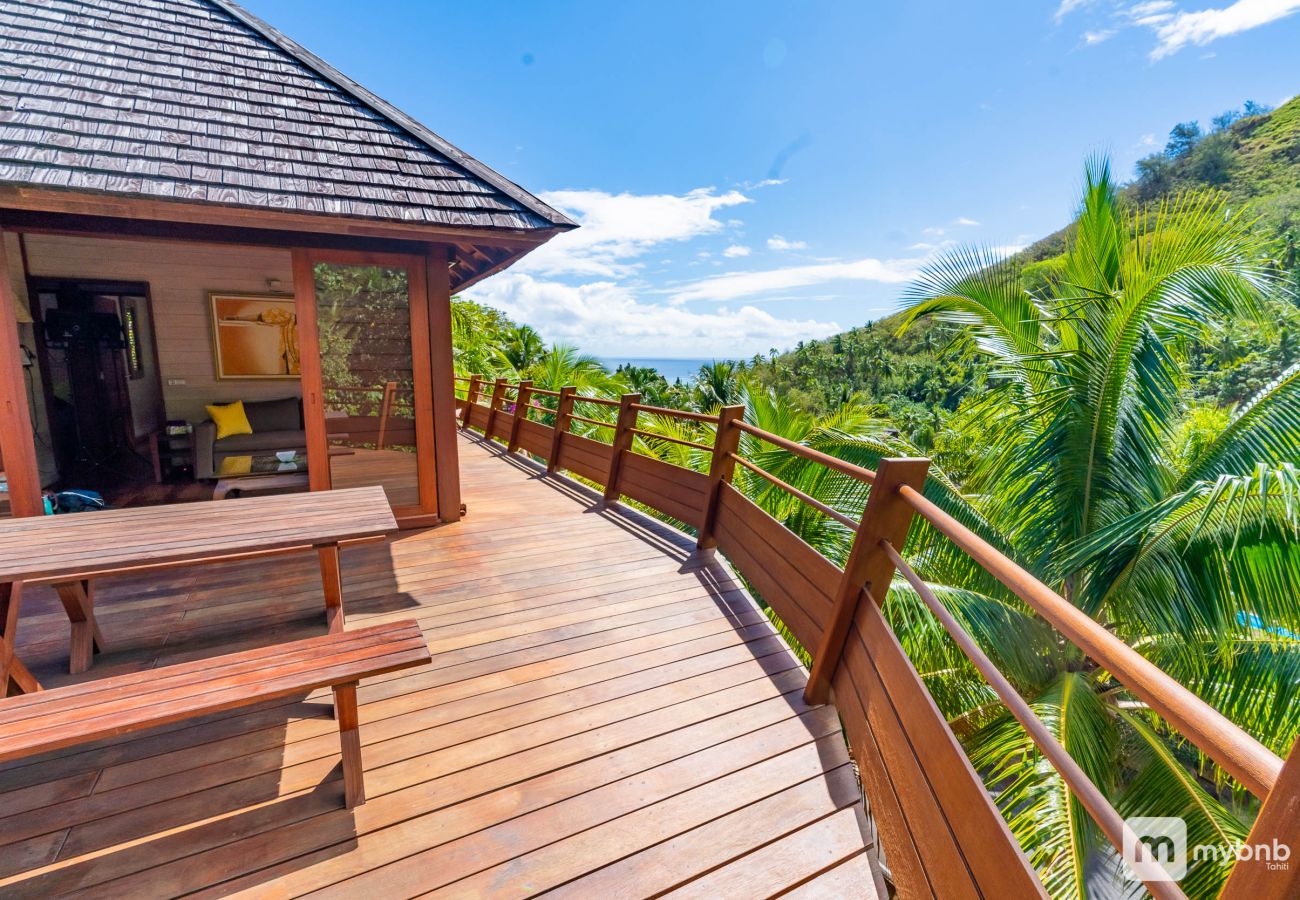 Villa in Tiahura - 5 Stars Aute Villa in Moorea wJacuzzi
