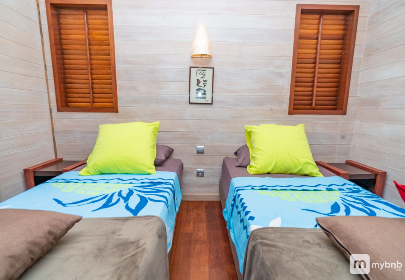 Villa in Tiahura - 5 Stars Aute Villa in Moorea wJacuzzi