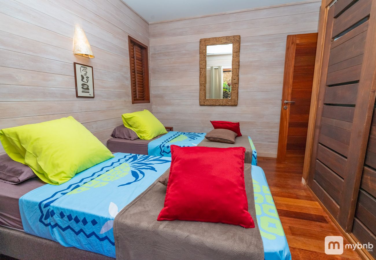 Villa in Tiahura - 5 Stars Aute Villa in Moorea wJacuzzi