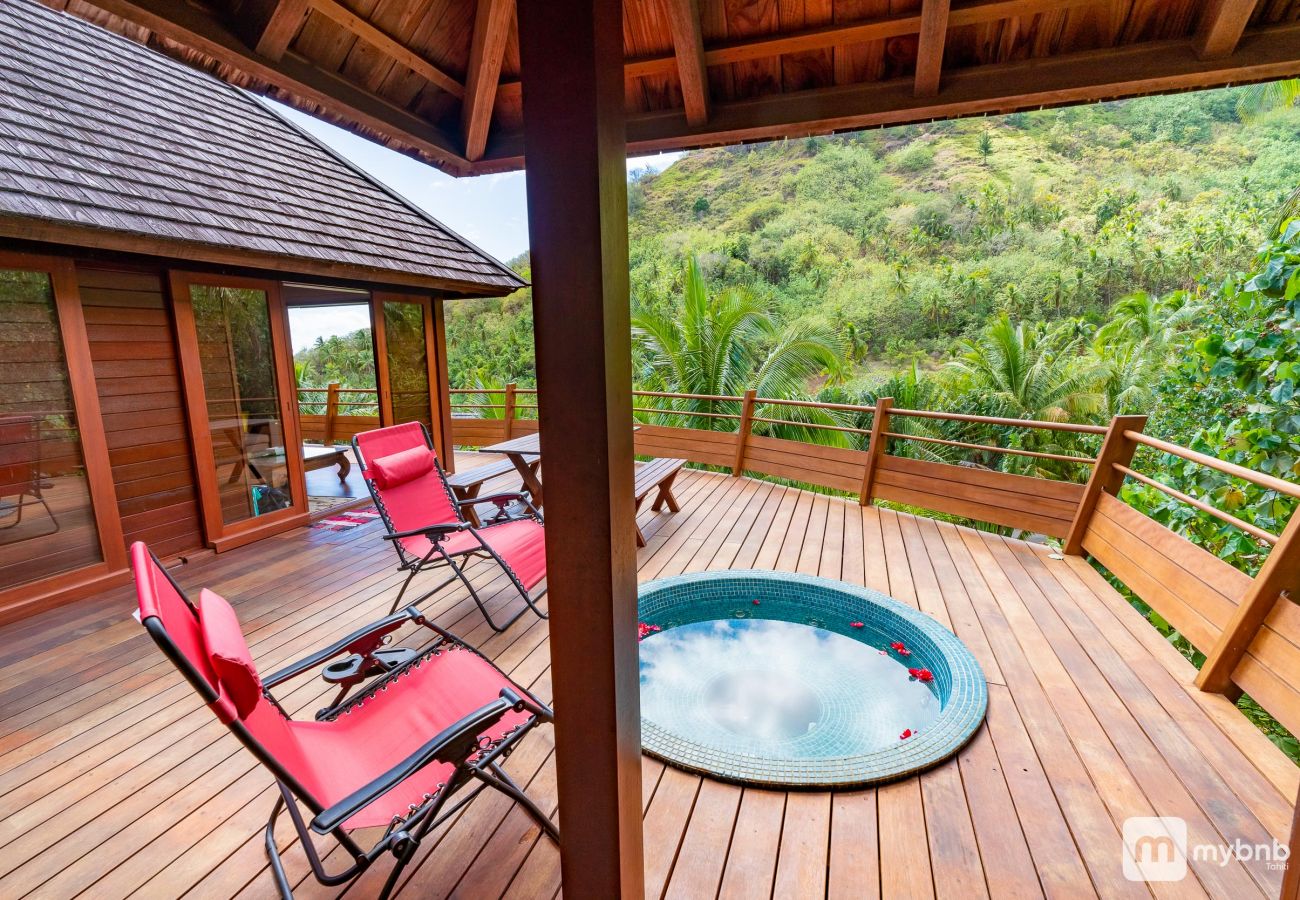Villa in Tiahura - 5 Stars Aute Villa in Moorea wJacuzzi