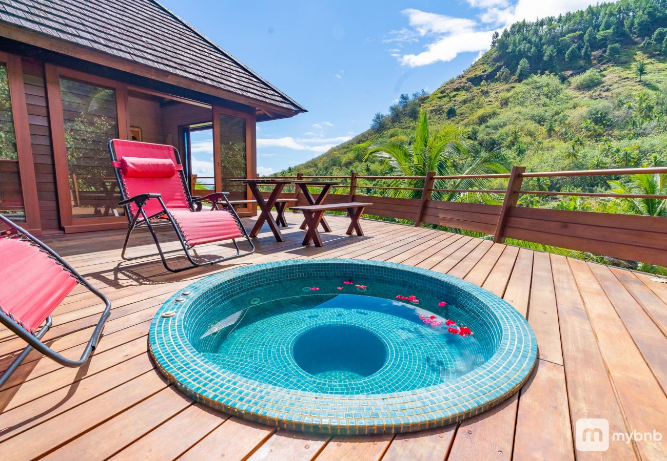 Villa in Tiahura - 5 Stars Aute Villa in Moorea wJacuzzi