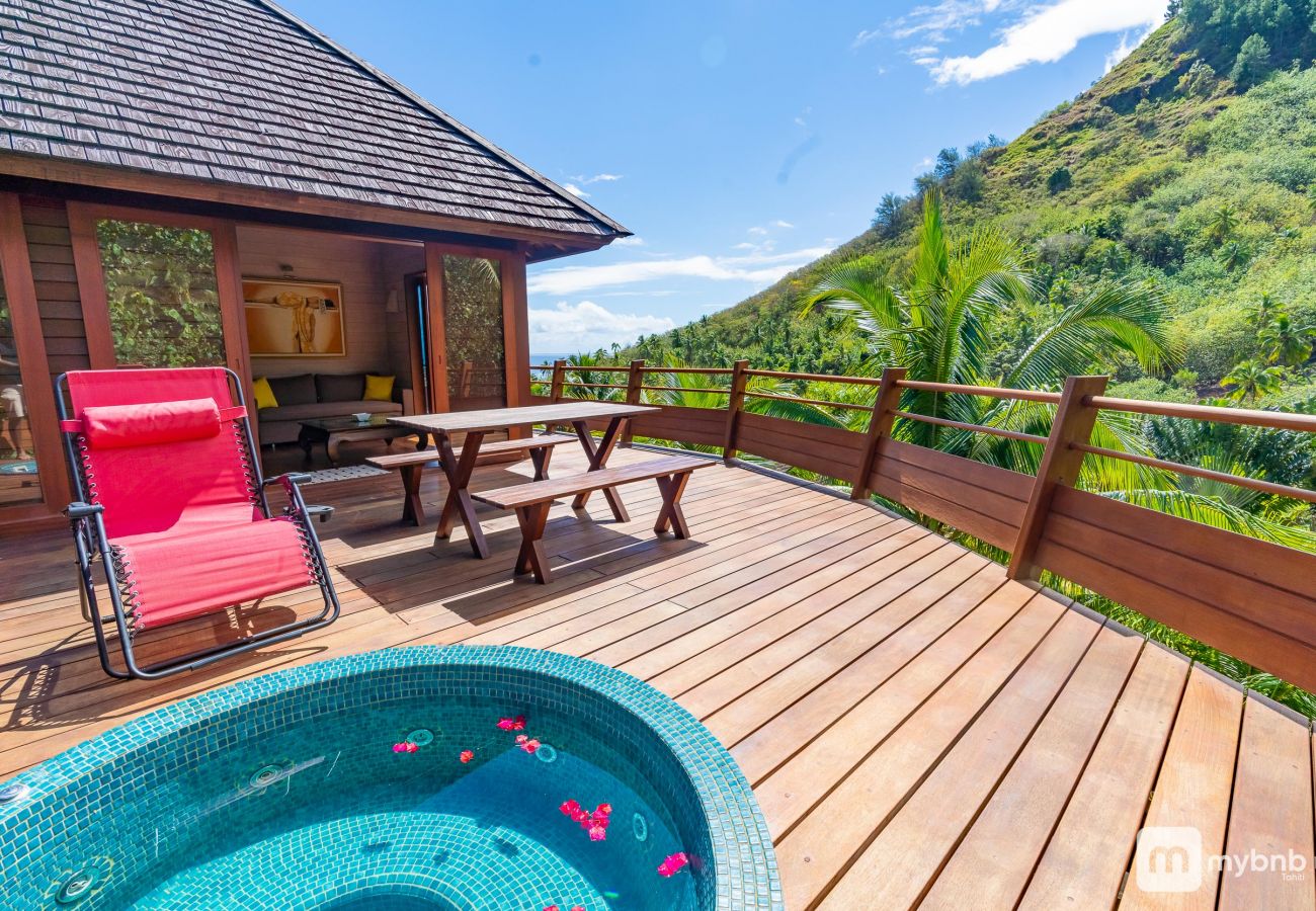 Villa in Tiahura - 5 Stars Aute Villa in Moorea wJacuzzi