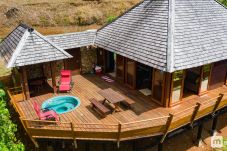 Villa in Tiahura - 5 Stars Aute Villa in Moorea wJacuzzi