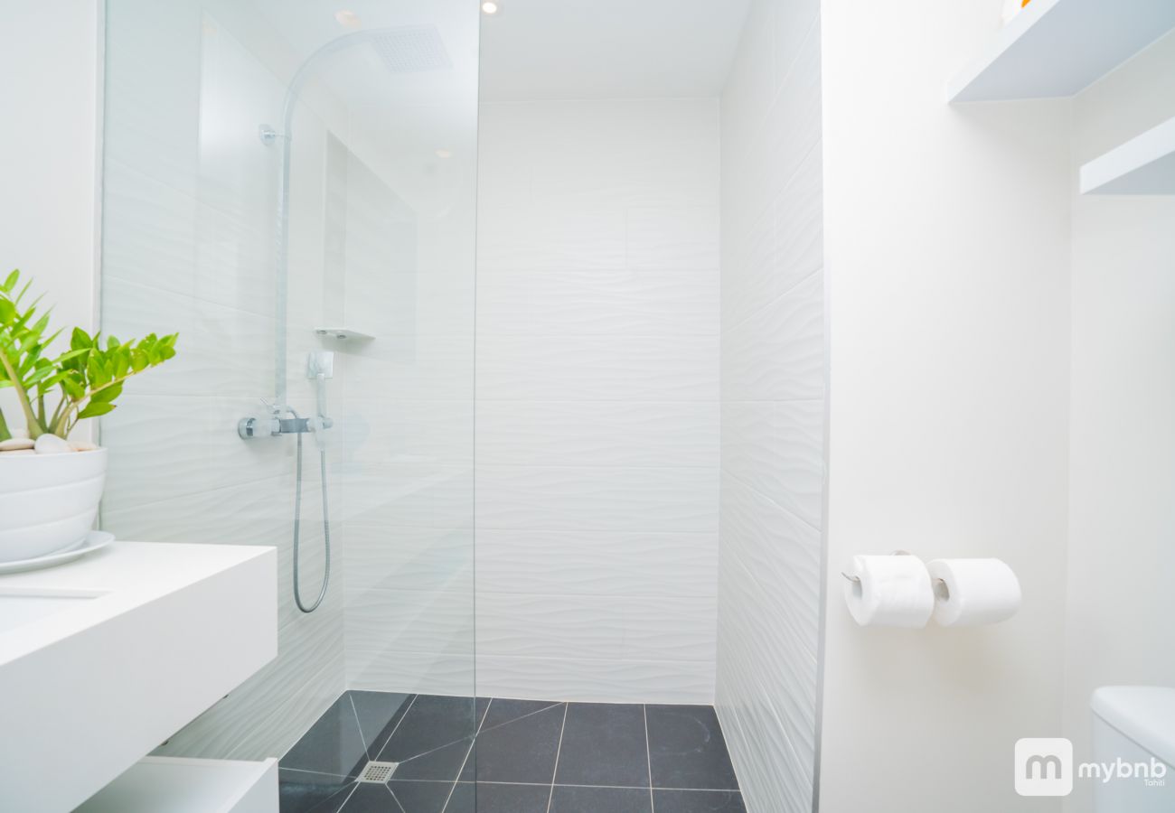 Apartment in Papeete - The Luxury Sky Nui Lodge in Papeete wPool