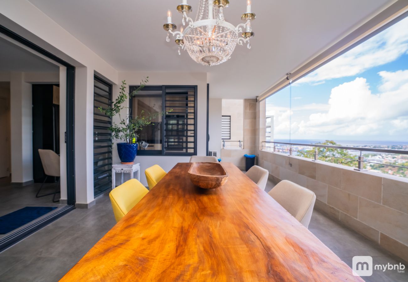 Apartment in Papeete - The Luxury Sky Nui Lodge in Papeete wPool