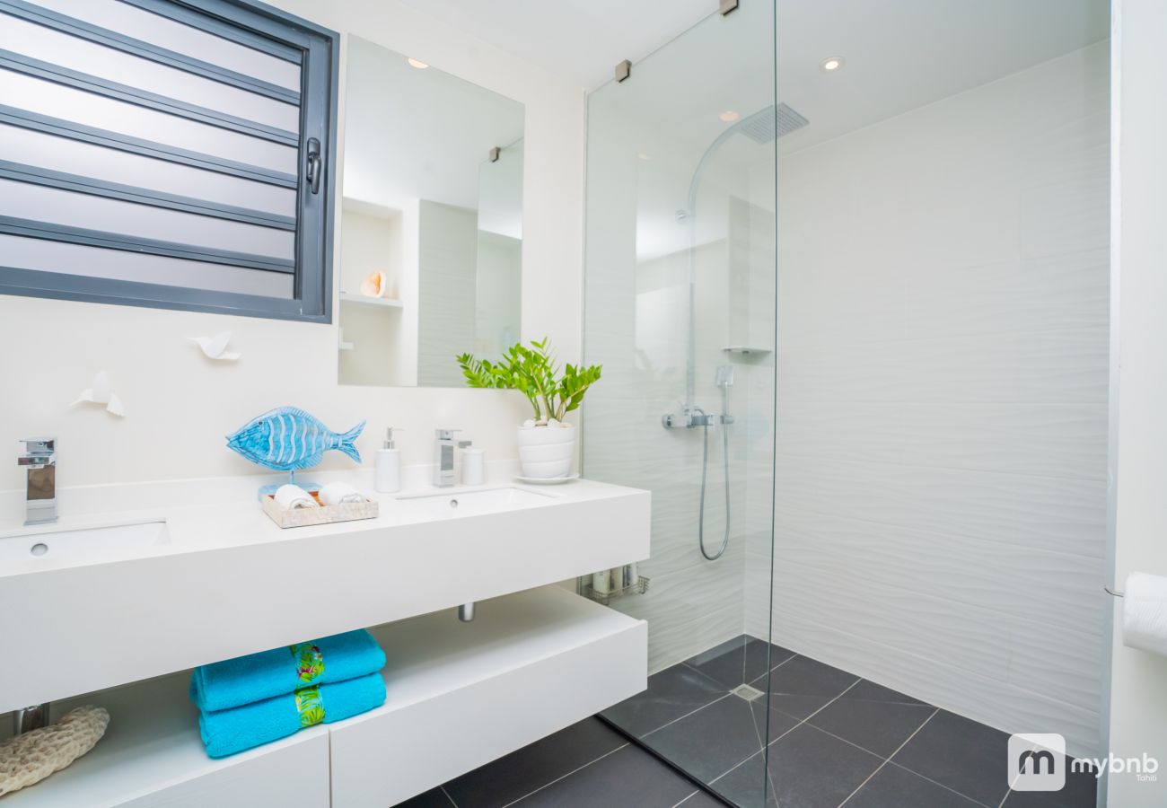 Apartment in Papeete - The Luxury Sky Nui Lodge in Papeete wPool