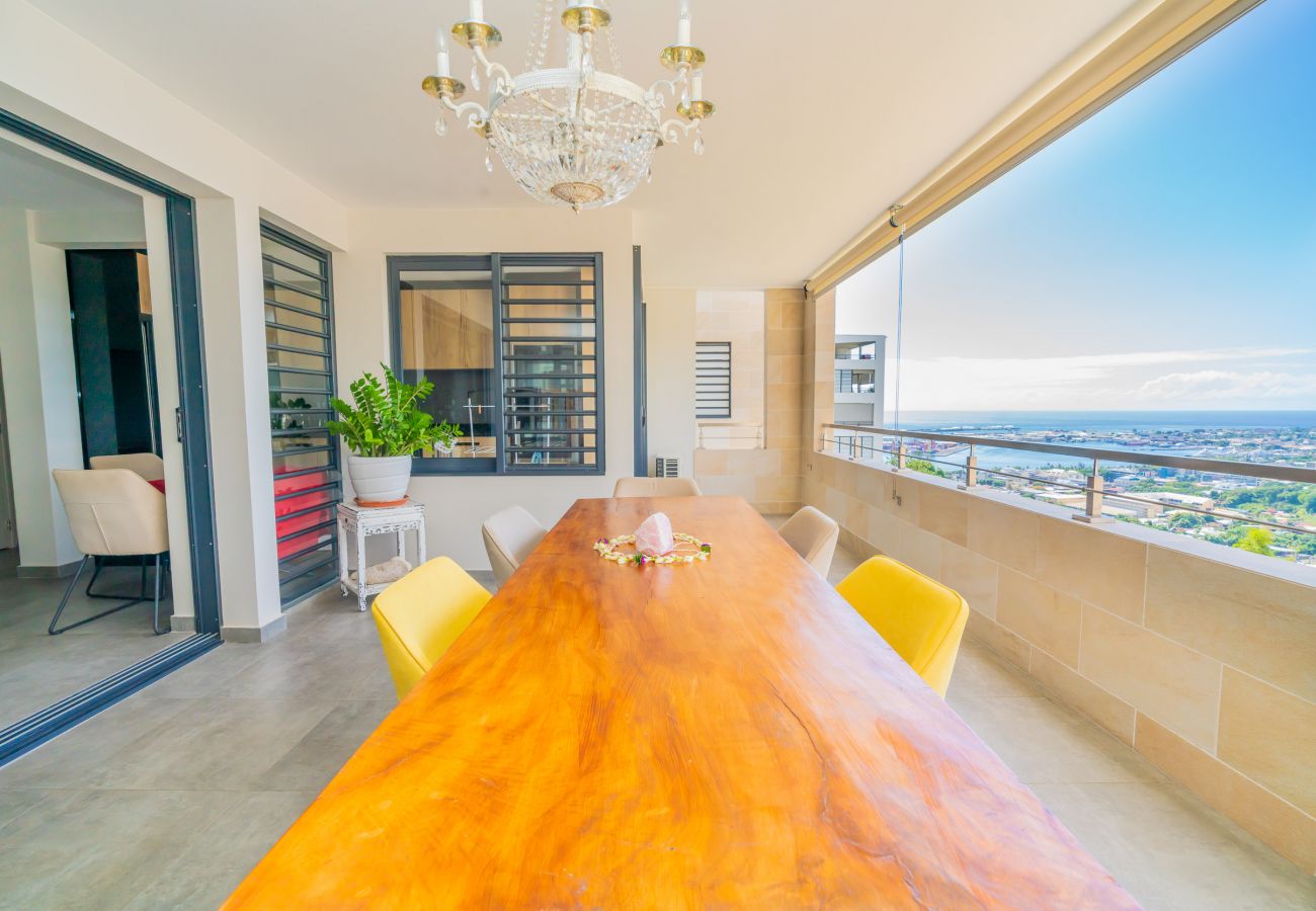 Apartment in Papeete - The Luxury Sky Nui Lodge in Papeete wPool
