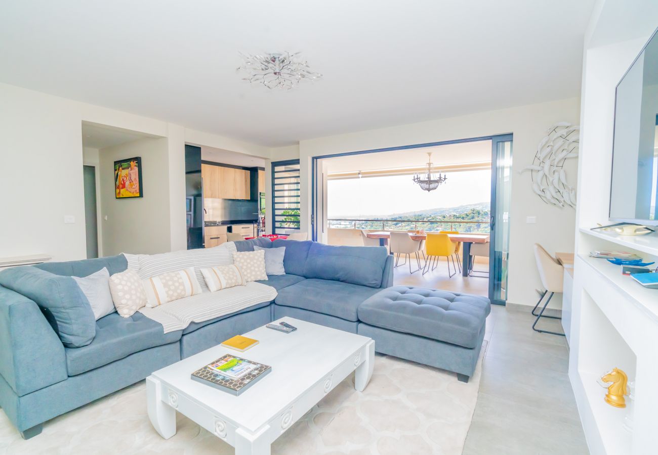 Apartment in Papeete - The Luxury Sky Nui Lodge in Papeete wPool