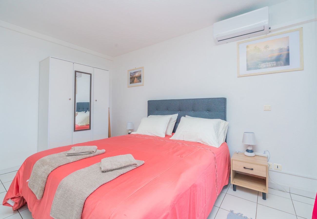 Apartment in Mahina - ☼ The Sunny Apartment in Mahina – w/Pool ☼