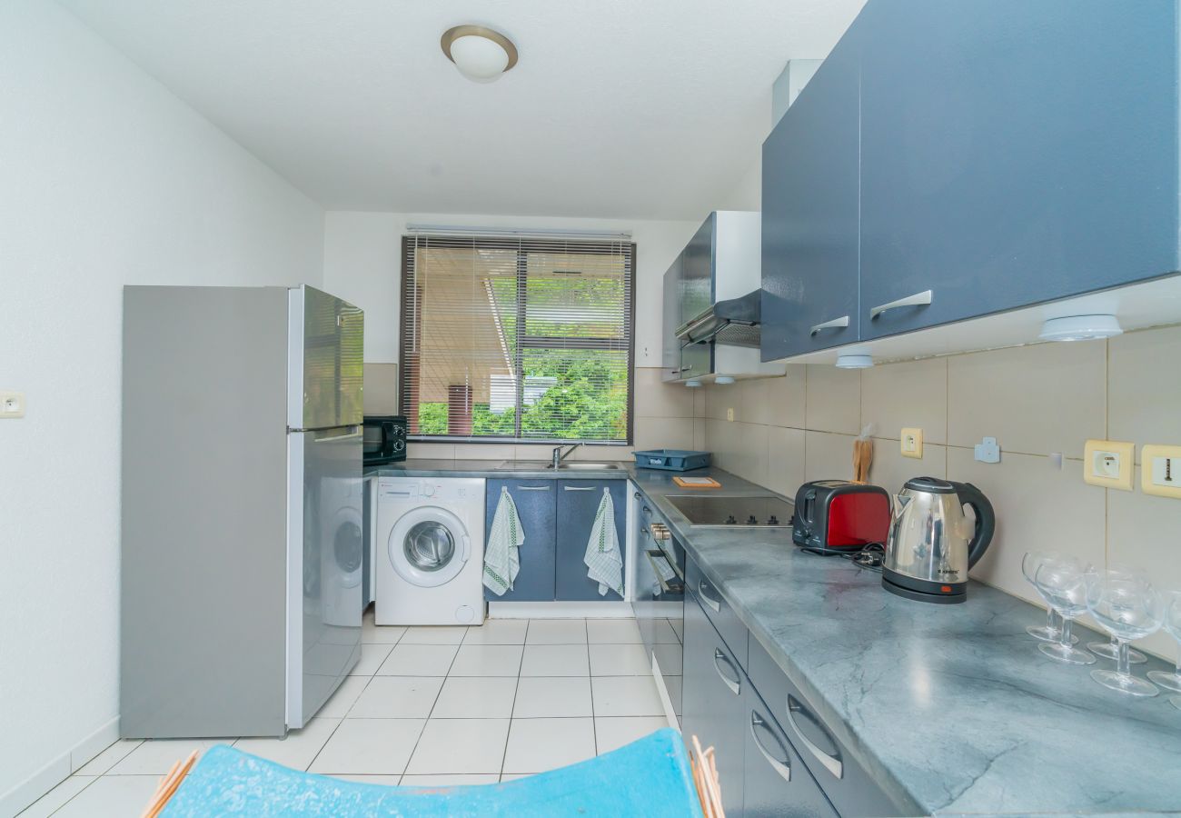 Apartment in Mahina - ☼ The Sunny Apartment in Mahina – w/Pool ☼