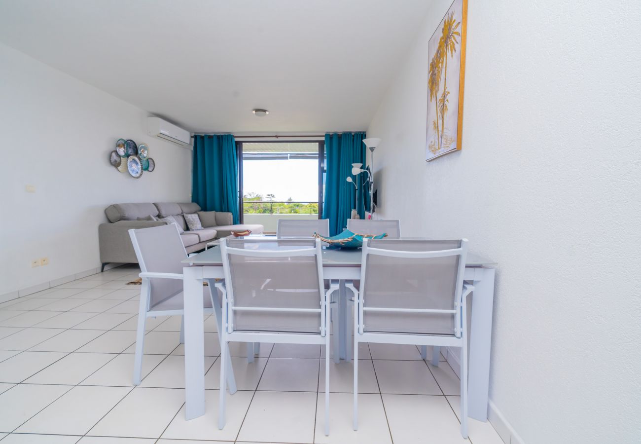 Apartment in Mahina - ☼ The Sunny Apartment in Mahina – w/Pool ☼