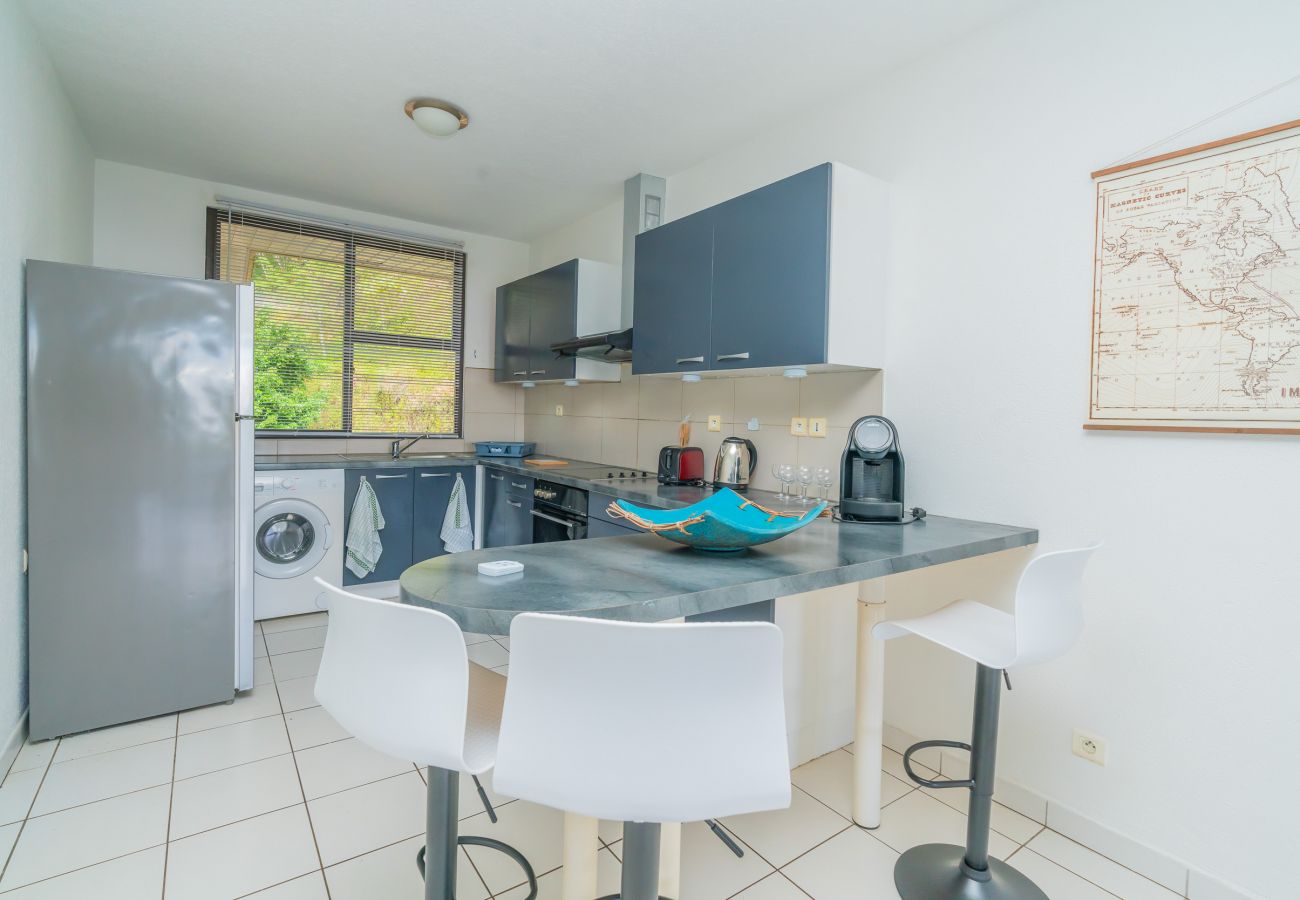 Apartment in Mahina - ☼ The Sunny Apartment in Mahina – w/Pool ☼