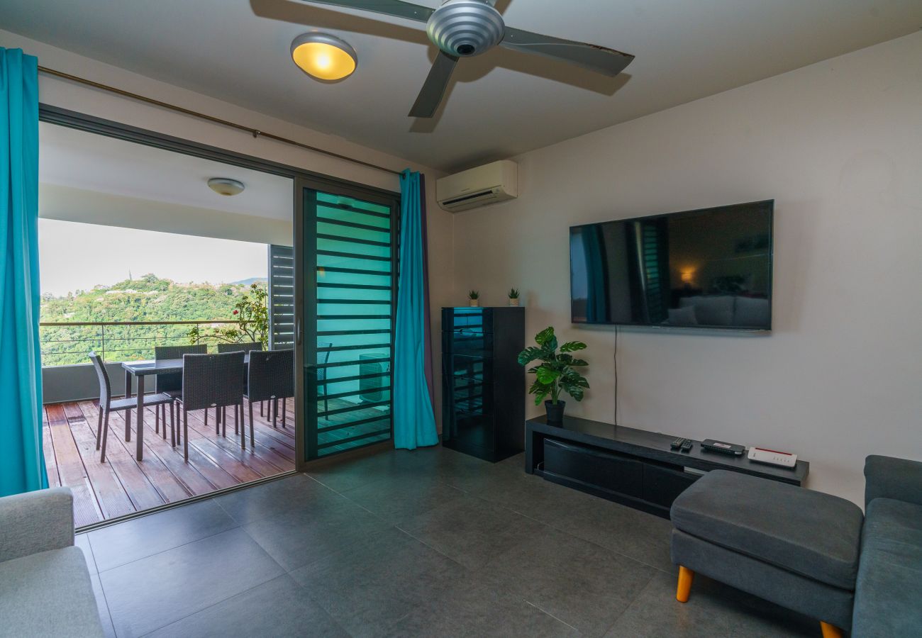 Apartment in Faa´a - Tropical Studio avec Vue et Piscine à Faaa