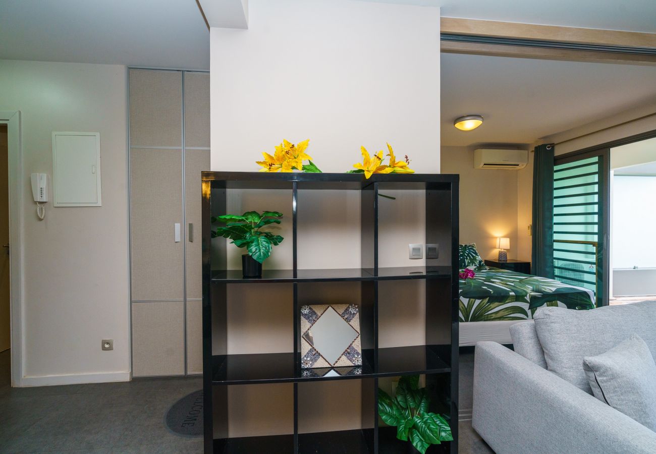 Apartment in Faa´a - Tropical Studio avec Vue et Piscine à Faaa