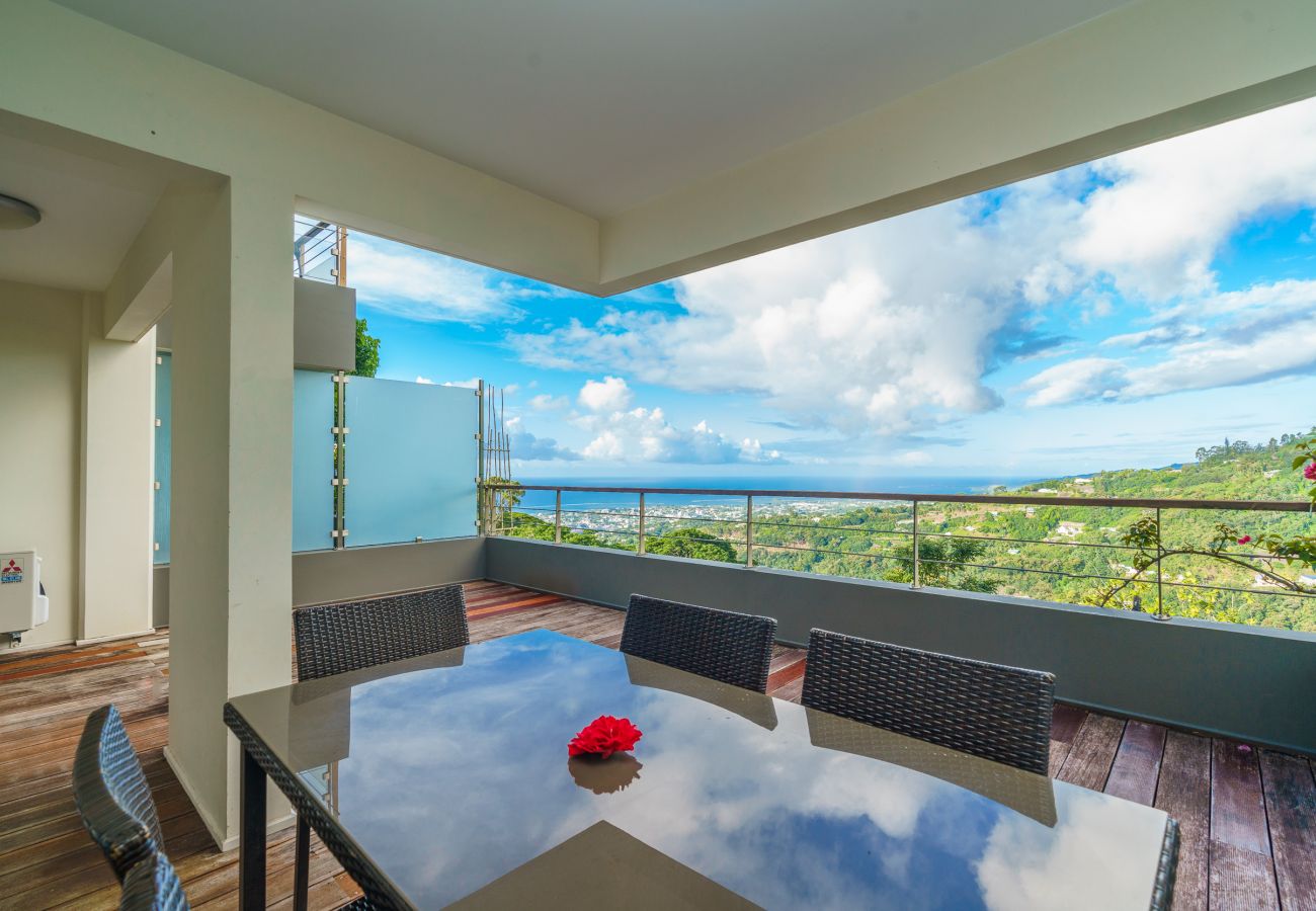 Apartment in Faa´a - Tropical Studio avec Vue et Piscine à Faaa