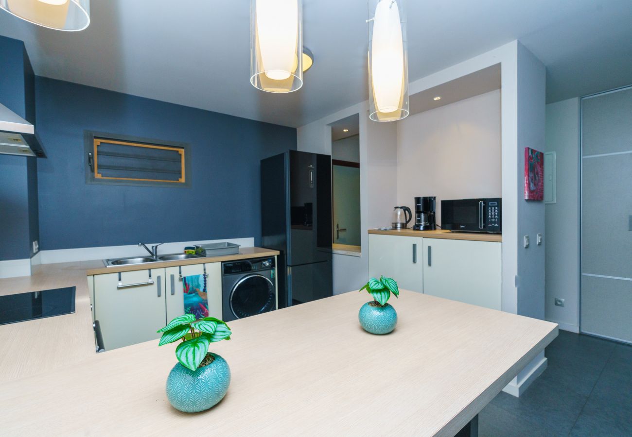 Apartment in Faa´a - Tropical Studio avec Vue et Piscine à Faaa